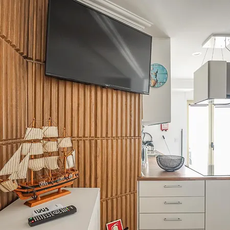 Magnolia - - By Bedzy Alvor