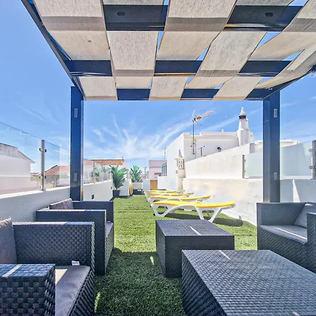 Magnolia - - By Bedzy *